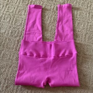 Pink bombshell leggings